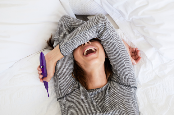 Zumio-Web-Laughing-in-Bed Zumio-experience